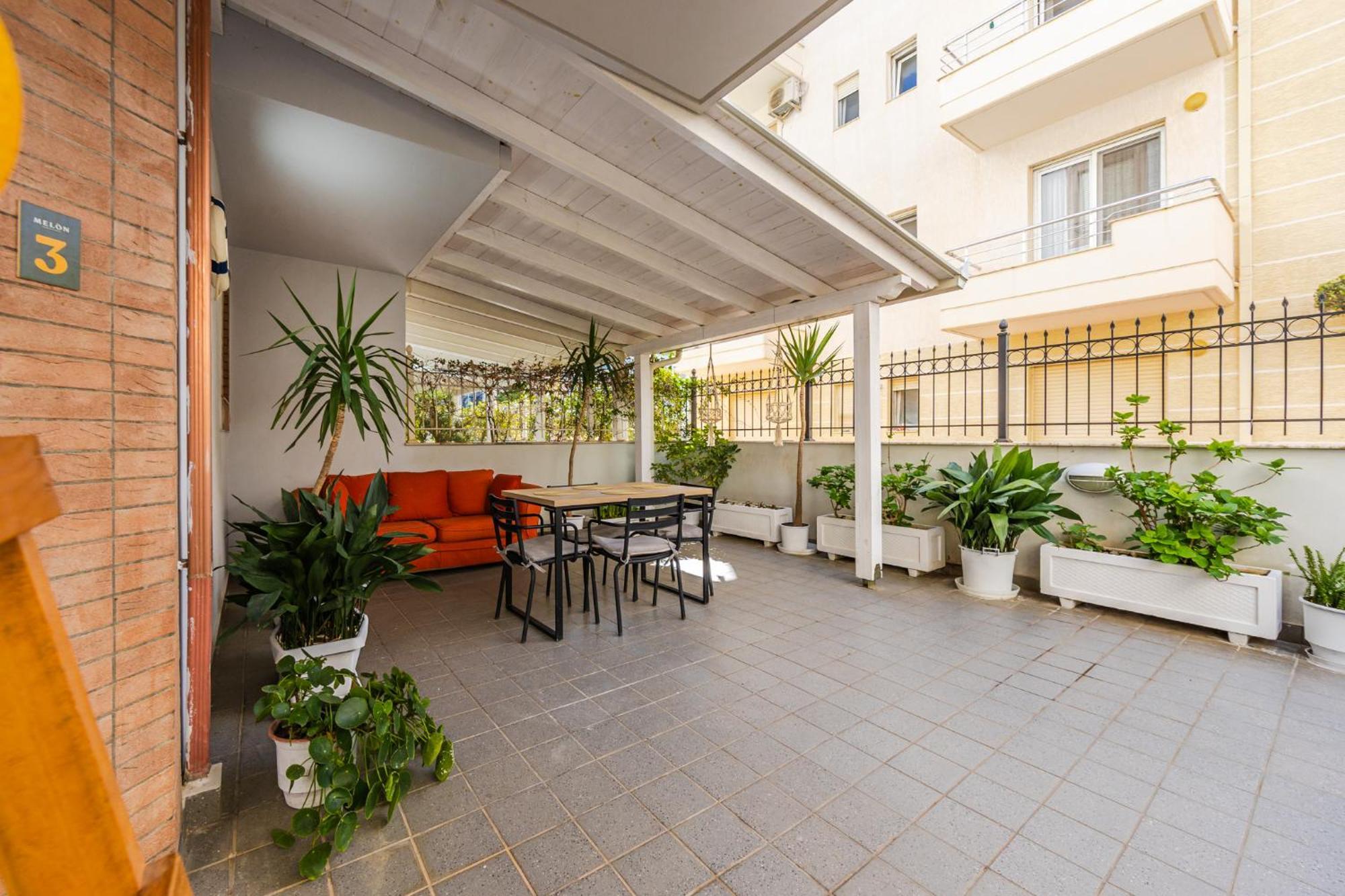 Melon Apartments Vlorë Εξωτερικό φωτογραφία